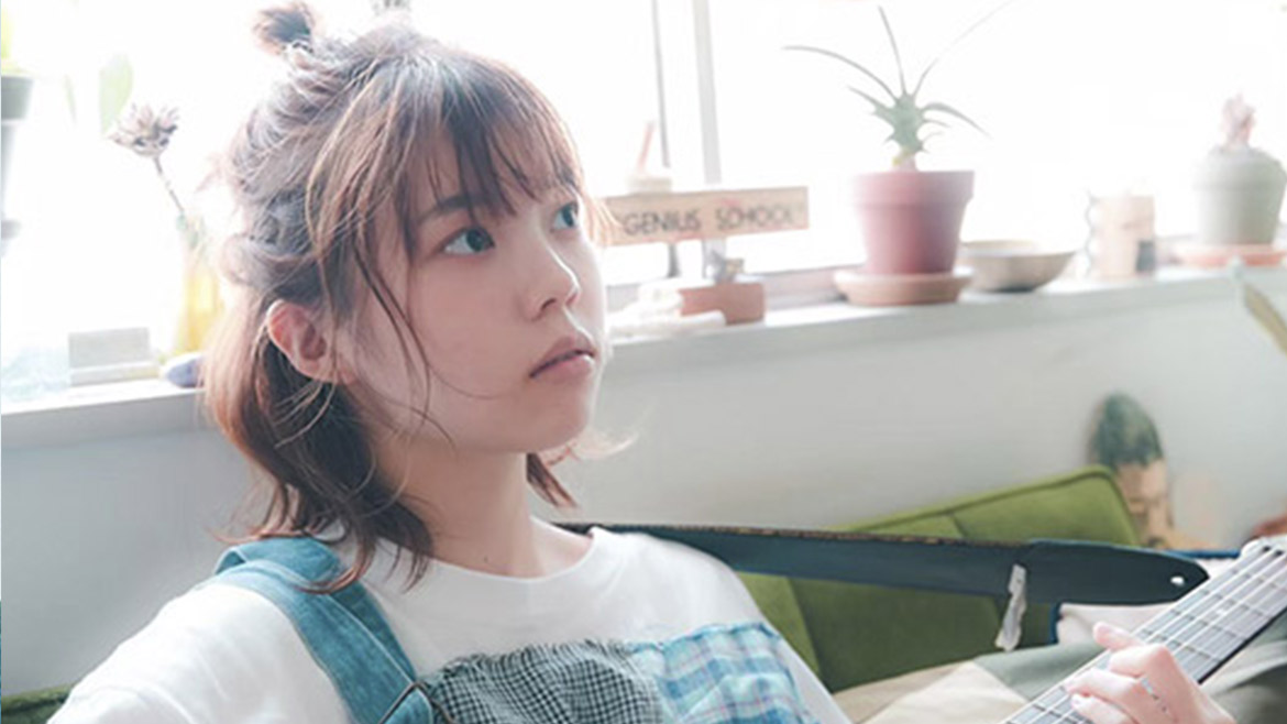 ヘアメイク：栗崎 菜弥（Linx）